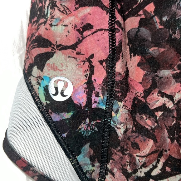 Lululemon Hotty Hot Shorts - Picture 3 of 3
